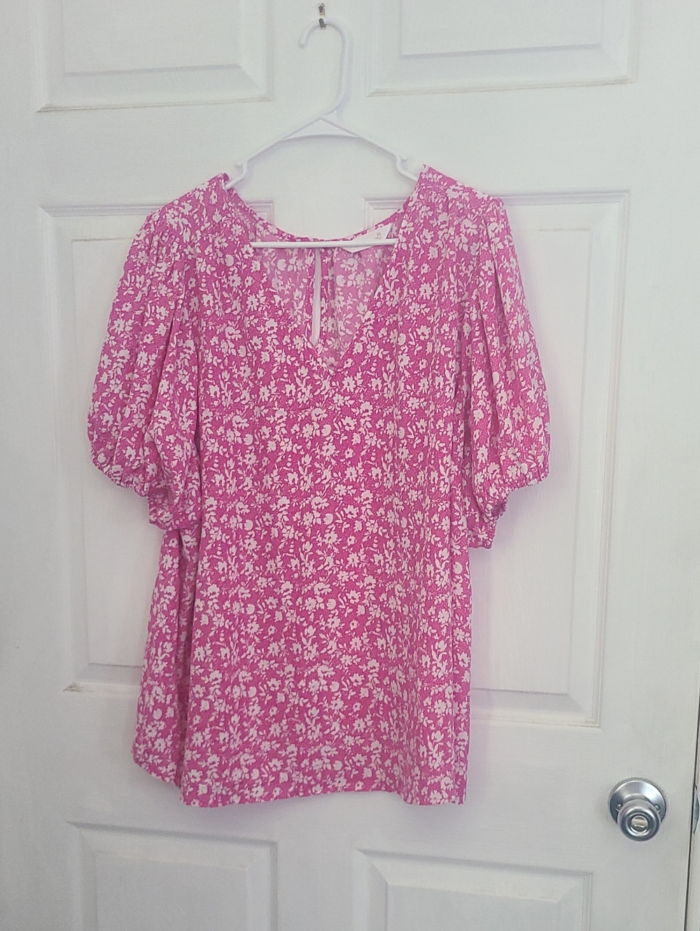 LC Lauren Conrad Pink and White Floral Puff-Sleeve Blouse